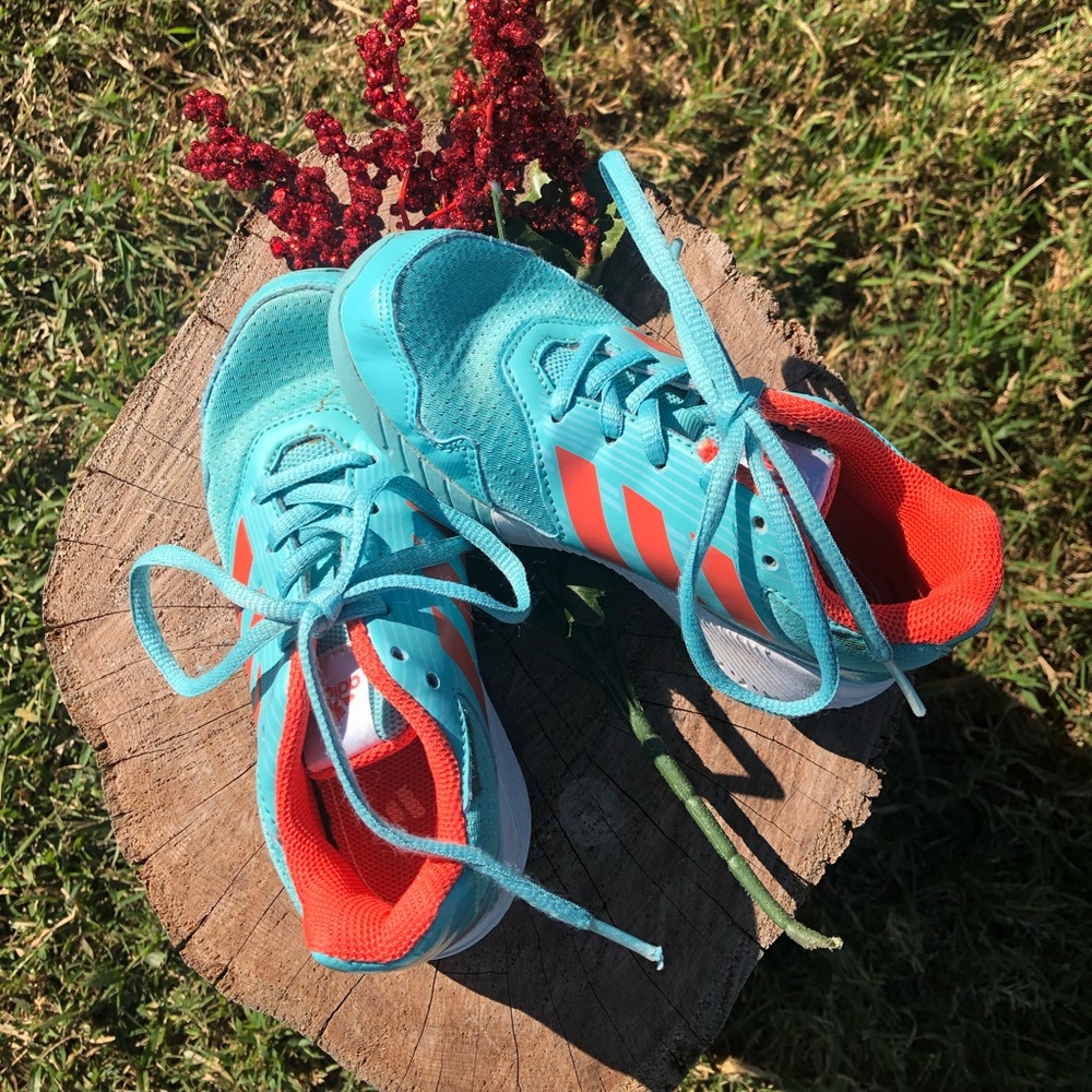 Kids sneakers